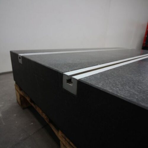 k-KOM 3088_granit_tisch_massiv _messplatte_messtisch