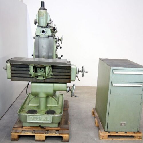 WKG-512_universal_fraese_deckel_fp_2_universal_milling_machine