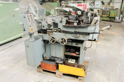 Hinterschleifmaschine May WH50 Daten: Hersteller: Rhode & Dörrender (May) Typ: WH 50 Baujahr: 1979 kl.SchleifØ: 3mm gr.SchleifØ: 50mm Gewicht: 1,35t Stellfläche: 1520 x 1600mm Verwendungsbereich: 2 bis 4-schneidige Werkzeuge rund und Hinterschleifen Geeignet zum Schleifen von Formwerkzeugen
